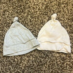 Bundle of 2 baby hats